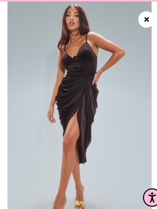 PrettyLittleThing Dresses & Skirts - PrettyLittleThing Brown velvet ruched midi dress